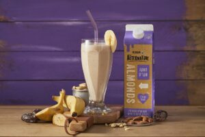 Almond, Date & Banana Smoothie