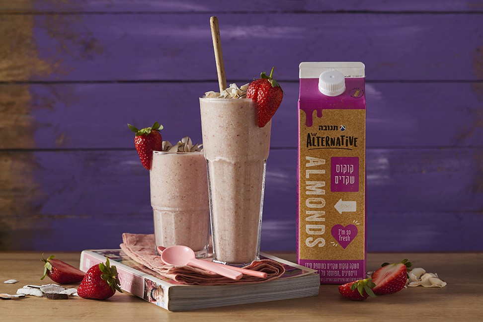 Strawberry Banana Coconut Smoothie Tnuva