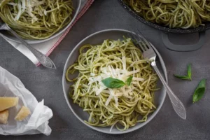 One-Pot Spaghetti with Creamy Pesto Sauce